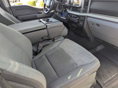 Used 2025 Ford F250 XLT w/ FX4 Off-Road Package image 12