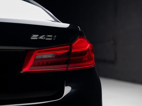 Used 2020 BMW 540i xDrive w/ M Sport Package AWD/4WD image 29