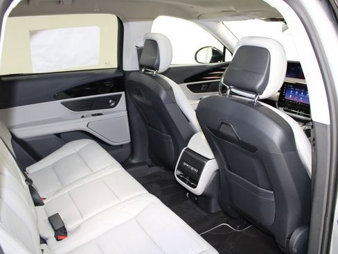 New 2026 Lincoln Nautilus Reserve image 32