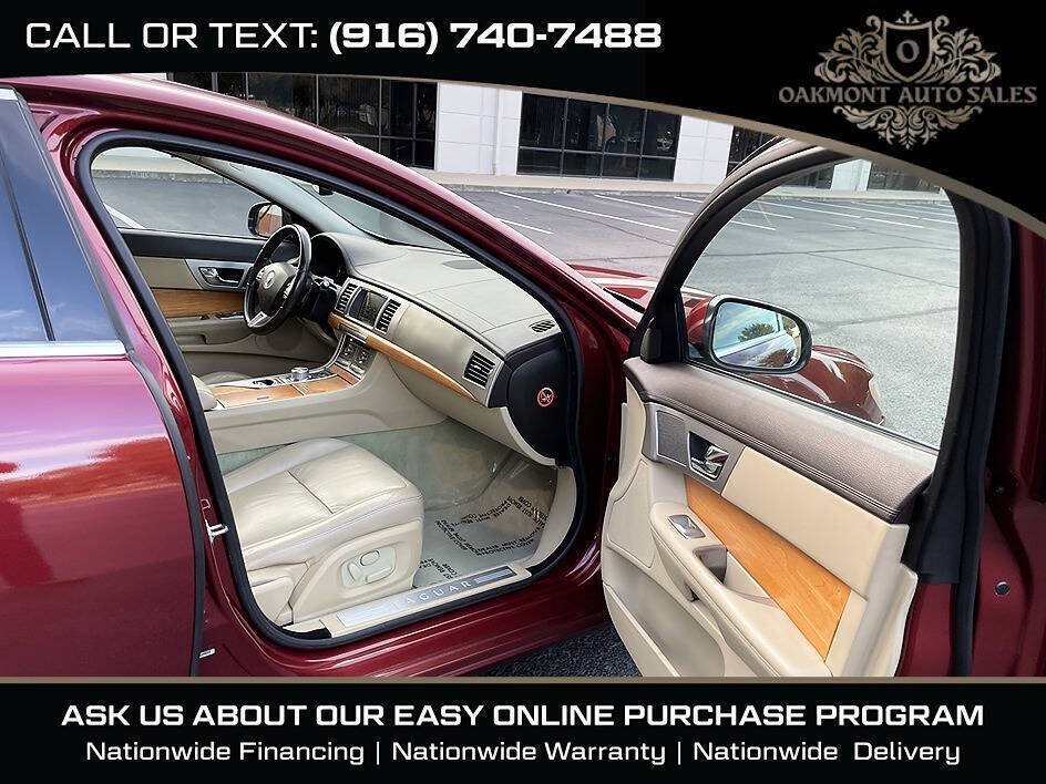Used 2010 Jaguar XF Luxury RWD image 11
