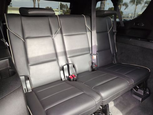 Used 2021 Cadillac Escalade ESV Sport w/ Heavy-Duty Trailer Package image 33