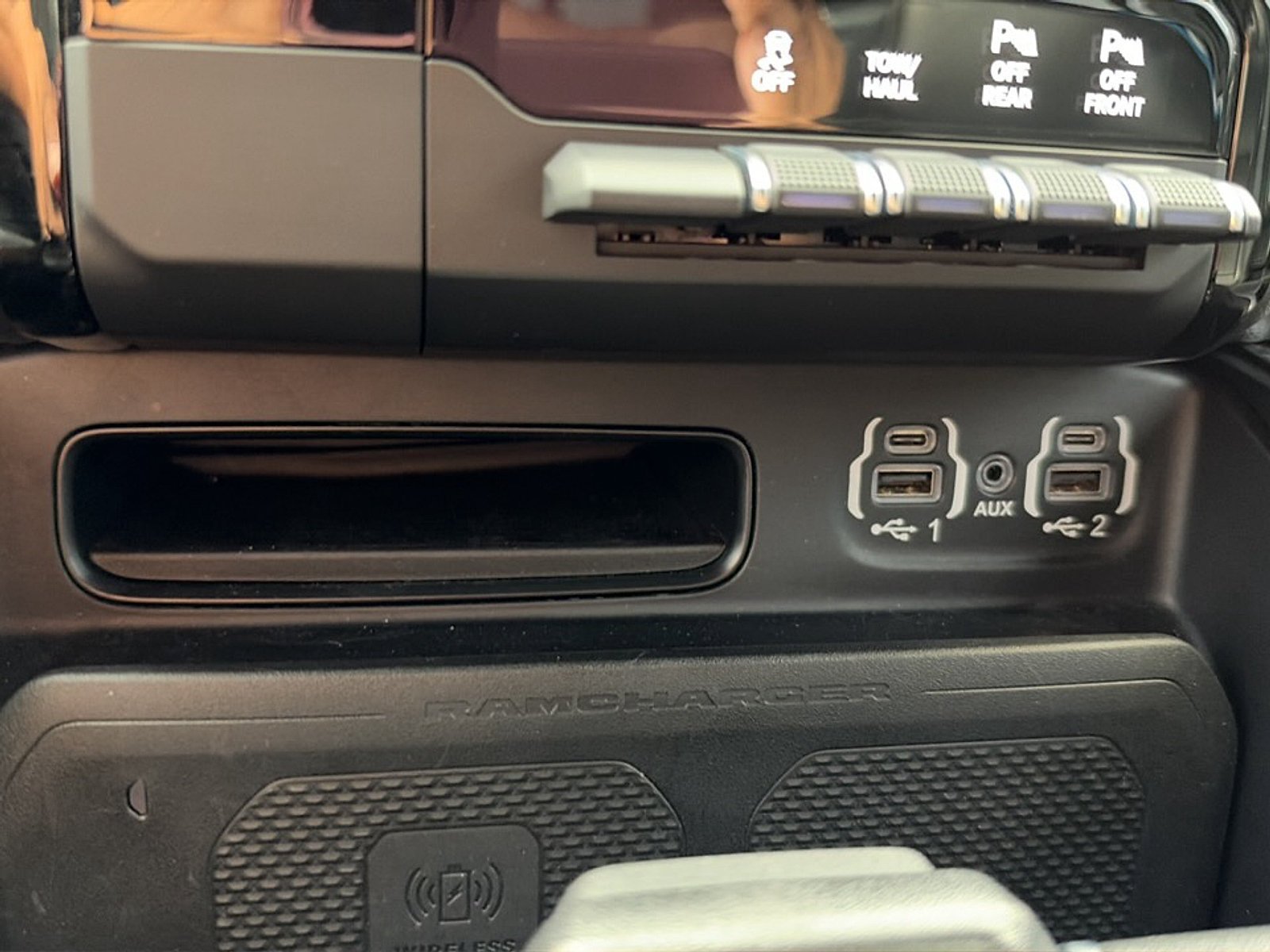 Used 2023 RAM 1500 Laramie AWD/4WD image 40
