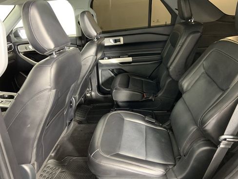 Used 2021 Ford Explorer Limited w/ Equipment Group 301A image 17