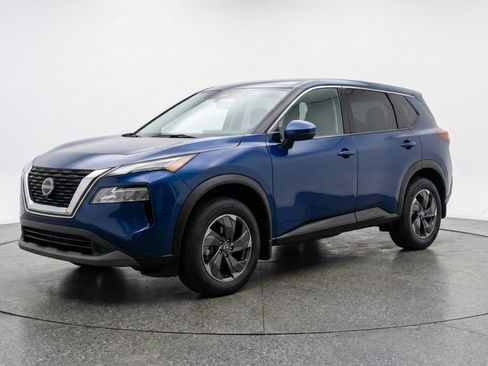 Used 2025 Nissan Rogue SV FWD image 3