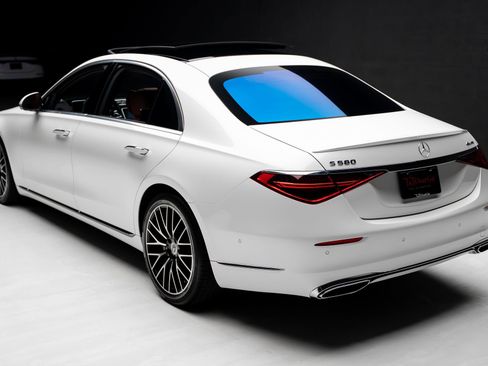 Used 2023 Mercedes-Benz S 580 4MATIC Sedan w/ 3D Technology Package image 23