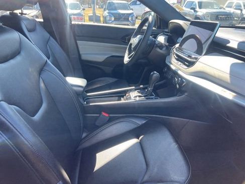 Used 2025 Jeep Compass Limited image 31