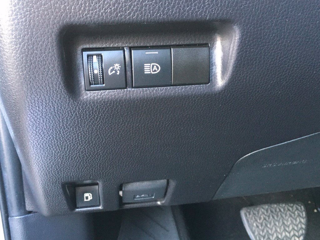 Used 2025 Toyota RAV4 XLE AWD/4WD image 17