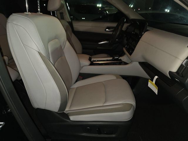 Certified 2025 Nissan Pathfinder SL FWD image 12