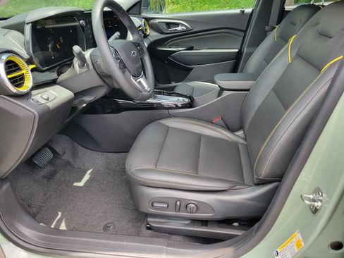Certified 2025 Chevrolet Trax ACTIV w/ Driver Confidence Package FWD image 26