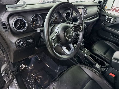 Used 2018 Jeep Wrangler Unlimited Sahara image 19