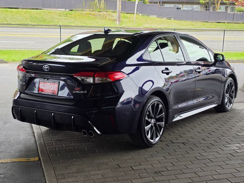 Used 2024 Toyota Corolla SE w/ SE Package FWD image 5
