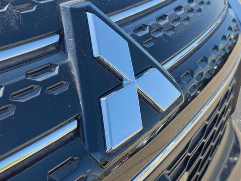 New 2025 Mitsubishi Outlander SE AWD/4WD image 9