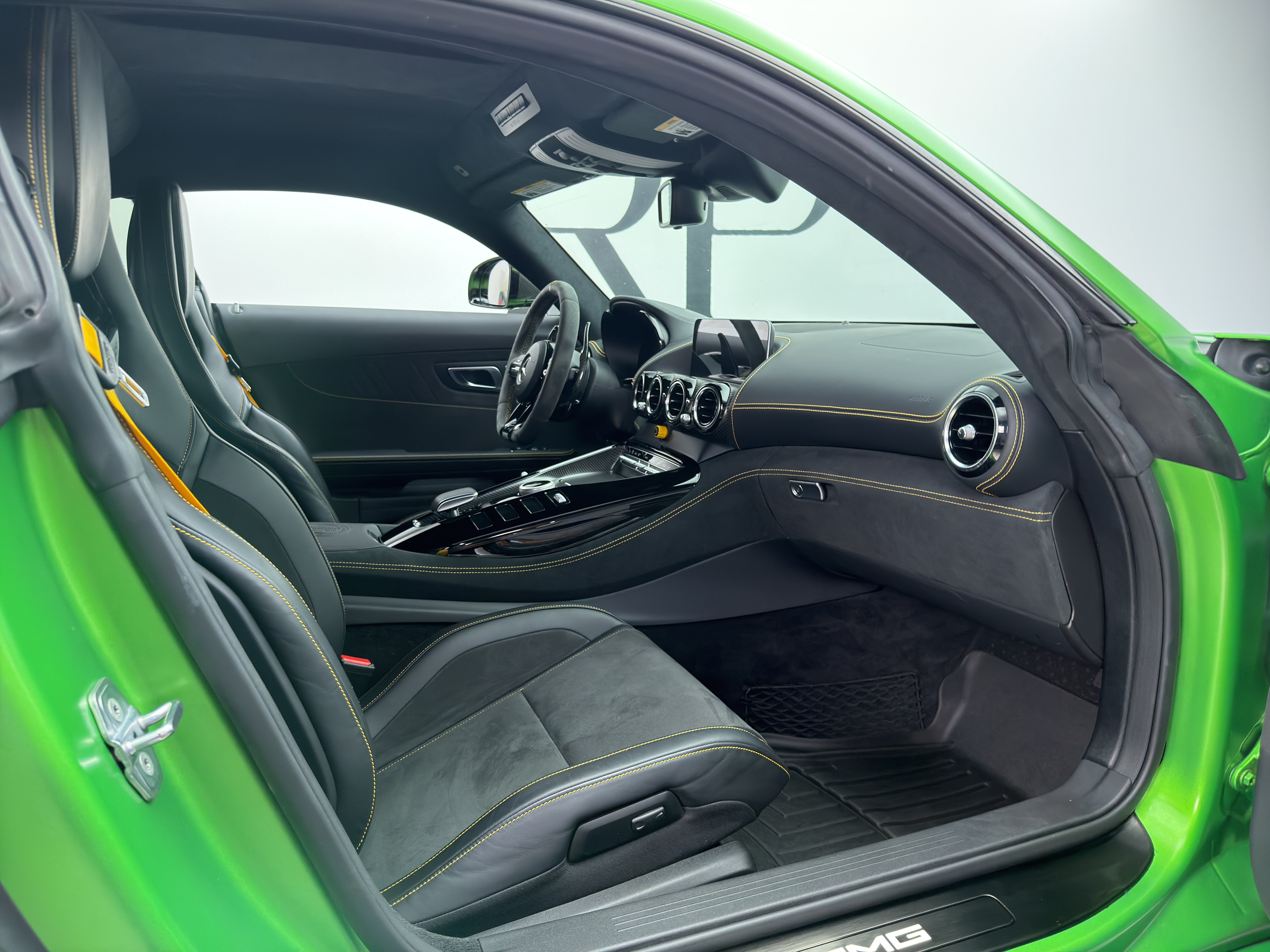 Used 2020 Mercedes-Benz AMG GT R image 17