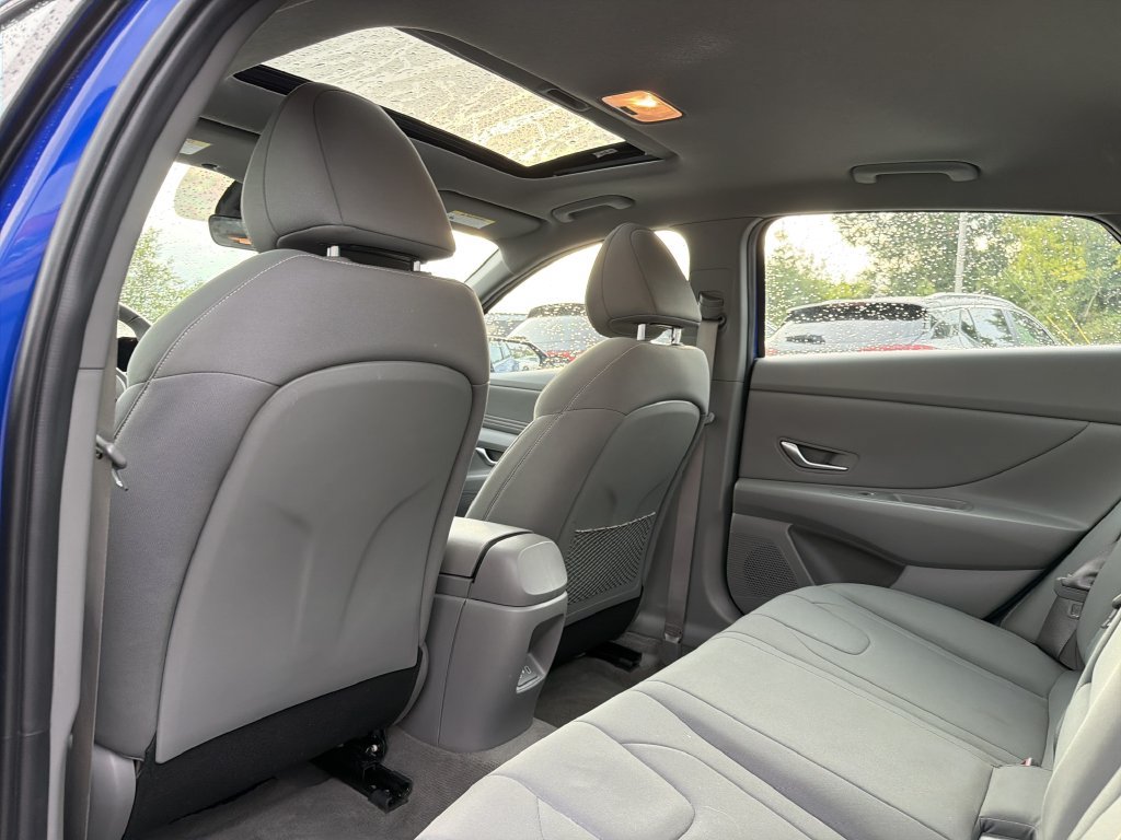 Used 2025 Hyundai Elantra SEL FWD image 11