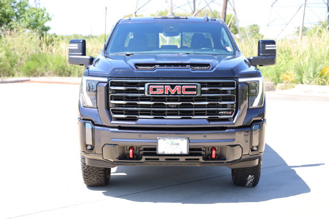 Used 2024 GMC Sierra 2500 AT4 w/ Technology Package AWD/4WD image 2