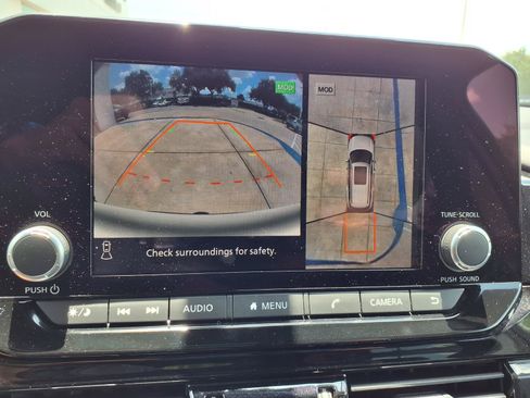 Used 2024 Nissan Pathfinder Rock Creek AWD/4WD image 5