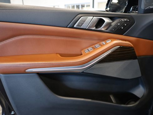 Used 2020 BMW X7 M50i w/ Dynamic Handling Package image 14