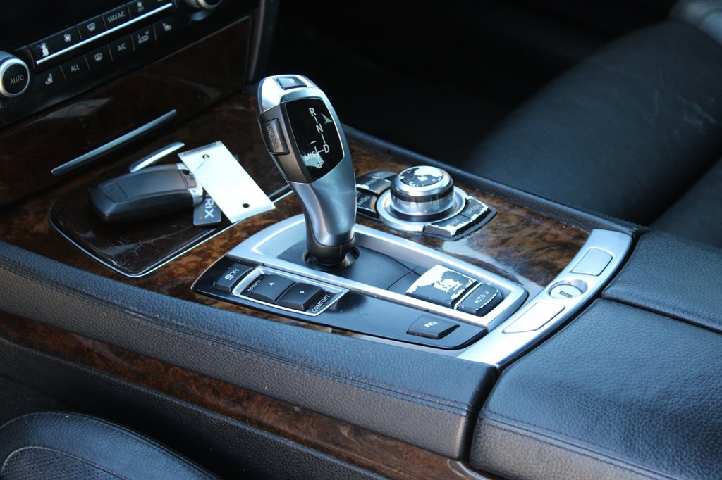 Used 2013 BMW 740Li RWD image 28