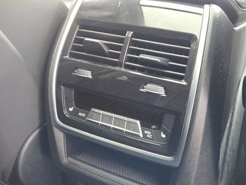 Used 2025 BMW X7 xDrive40i image 11