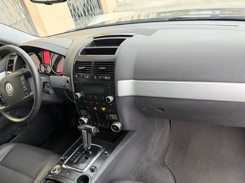 Used 2008 Volkswagen Touareg V6 AWD/4WD image 16
