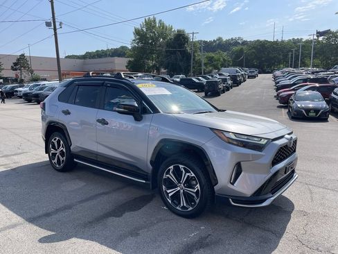 Used 2022 Toyota RAV4 XSE w/ Weather Package AWD/4WD image 6