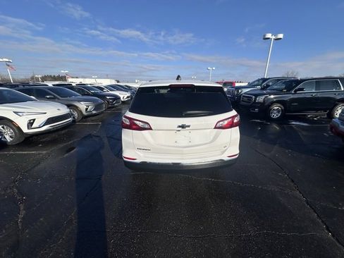 Used 2019 Chevrolet Equinox LT w/ Driver Convenience Package image 4