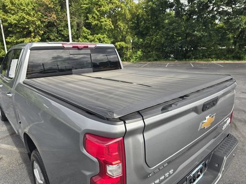 Used 2024 Chevrolet Silverado 1500 High Country w/ High Country Premium Package AWD/4WD image 12