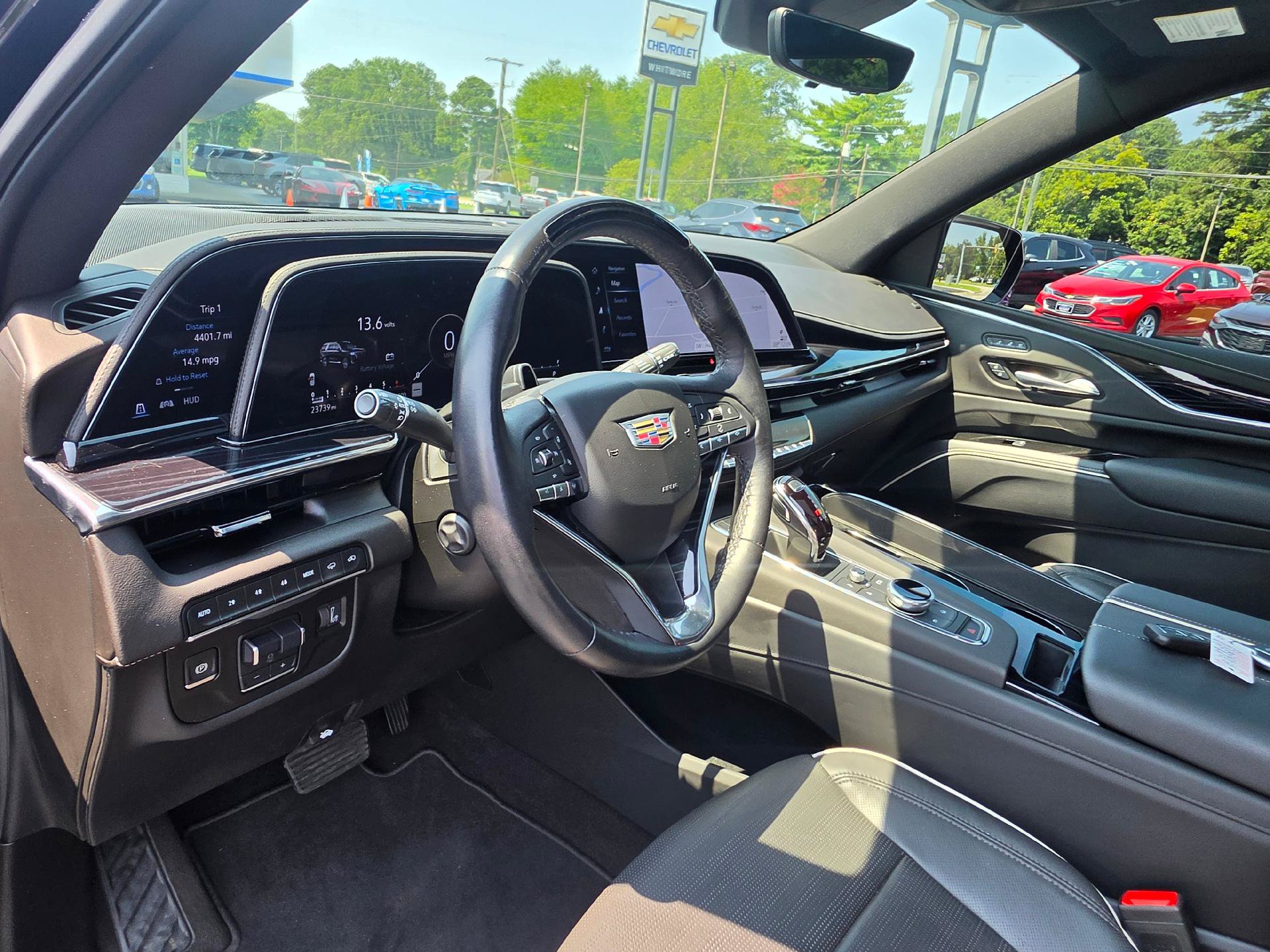Used 2024 Cadillac Escalade ESV Sport w/ LPO, ONYX Package AWD/4WD image 7