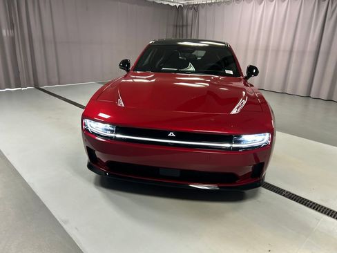 Used 2024 Dodge Charger R/T Scat Pack w/ Plus Group image 2