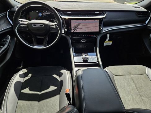 New 2026 Jeep Grand Cherokee Altitude RWD image 8