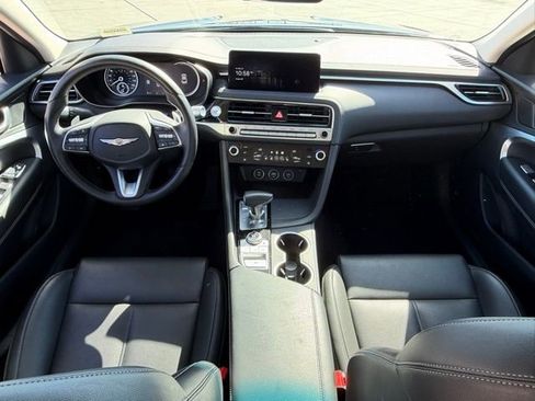 Used 2025 Genesis G70 2.5T image 13
