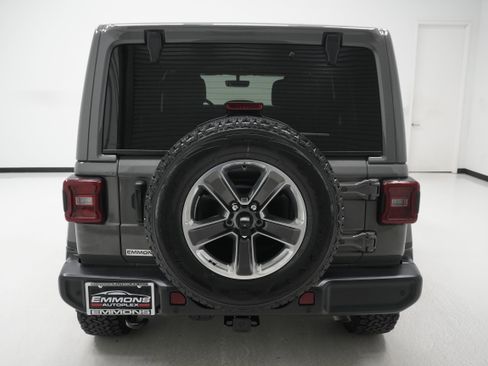 Used 2021 Jeep Wrangler Unlimited Sahara AWD/4WD image 5