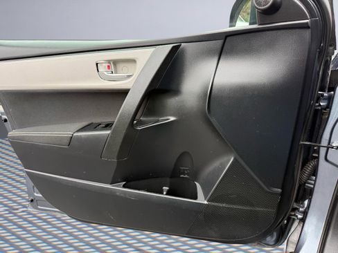 Used 2019 Toyota Corolla LE FWD image 21