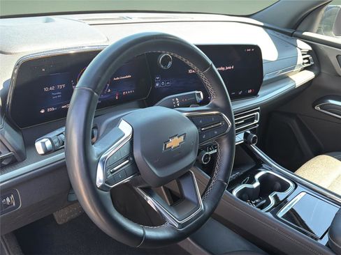 Used 2024 Chevrolet Traverse LT AWD/4WD image 40