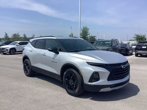 Used 2021 Chevrolet Blazer LT image 3