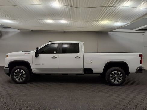 Used 2026 Chevrolet Silverado 3500 LT AWD/4WD image 2