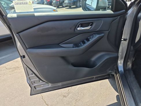 Certified 2024 Nissan Rogue SV FWD image 12