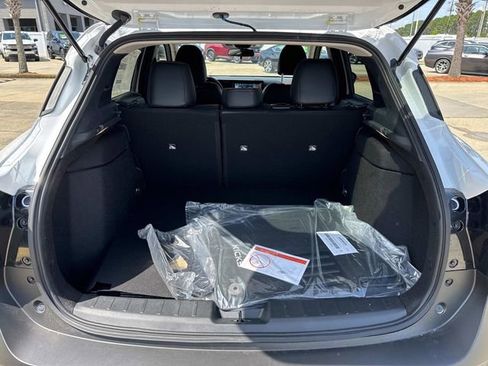 New 2025 Nissan Kicks SR image 6