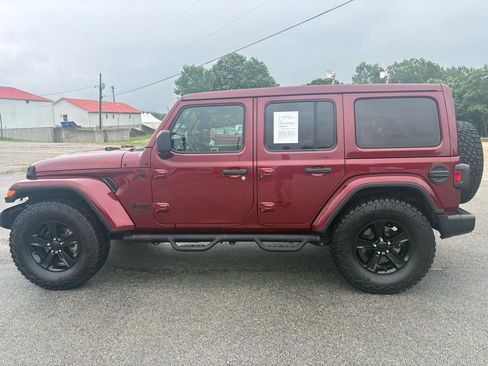 Used 2021 Jeep Wrangler Unlimited Sahara AWD/4WD image 6