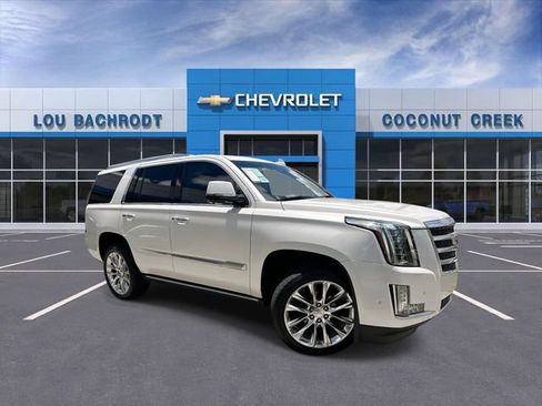 Used 2018 Cadillac Escalade Premium Luxury RWD image 1
