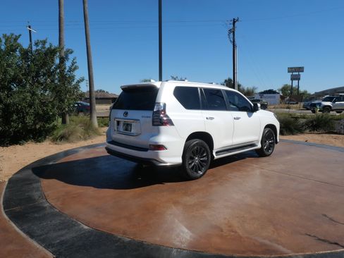 Certified 2023 Lexus GX 460 Premium image 3