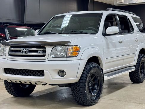 Used 2004 Toyota Sequoia Limited AWD/4WD image 1