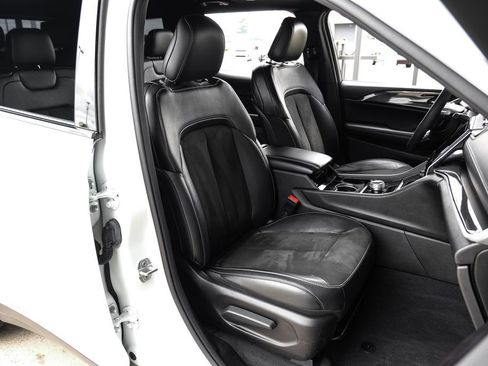 Used 2023 Jeep Grand Cherokee L Laredo RWD image 43