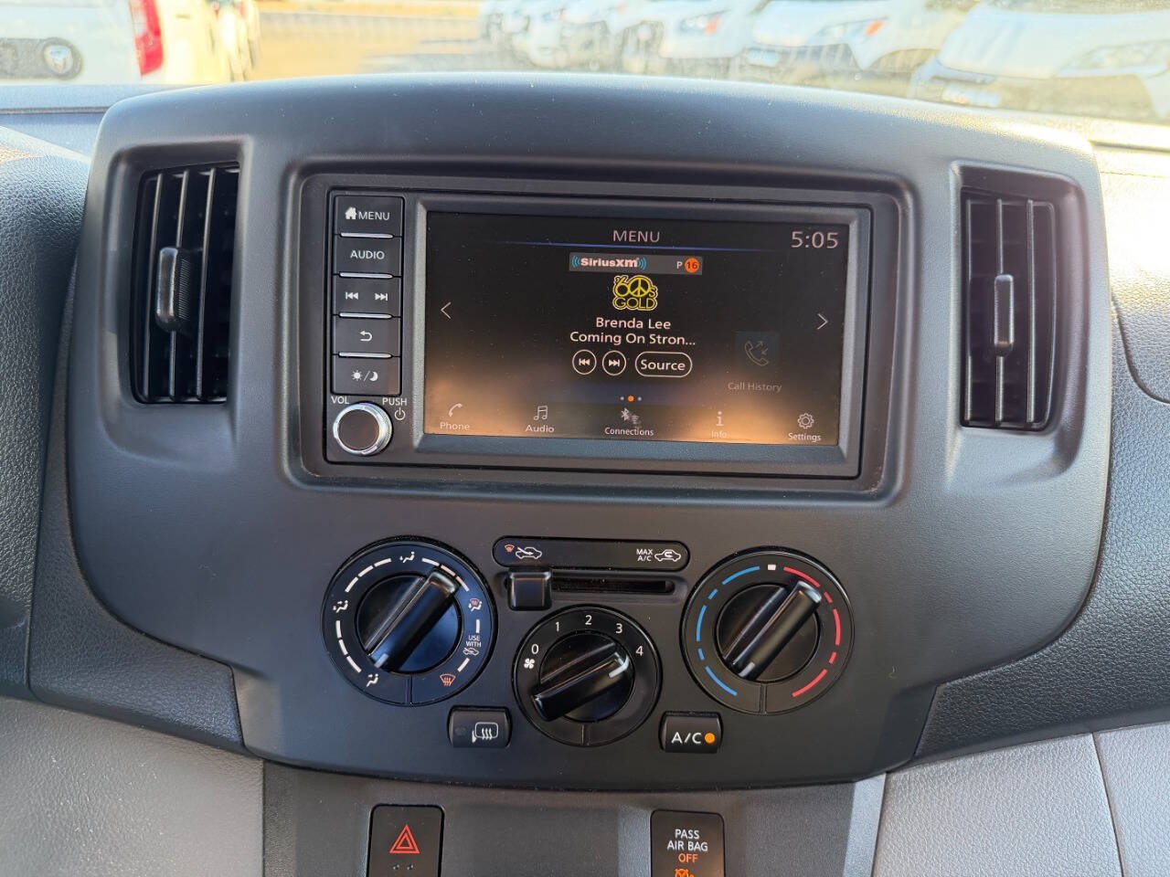 Used 2020 Nissan NV200 SV FWD image 20
