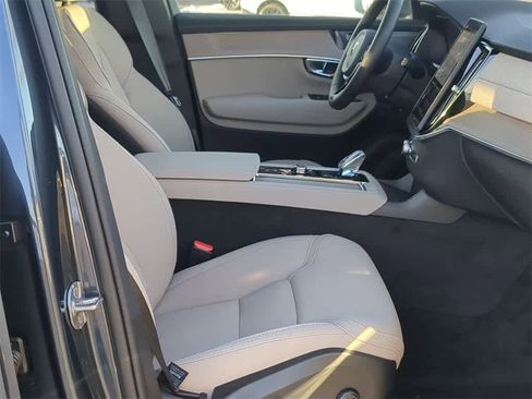 New 2026 Volvo XC90 B6 Plus w/ Protection Package Premier image 20