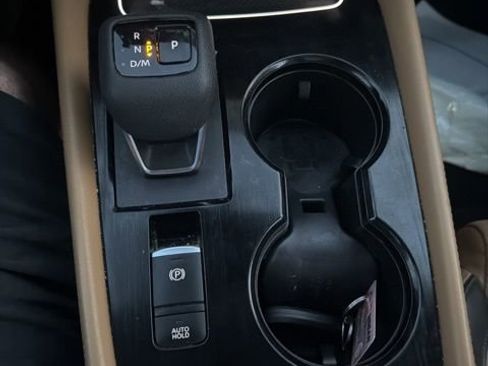 Used 2021 Nissan Rogue Platinum image 11