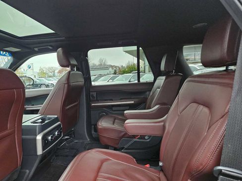 Used 2022 Ford Expedition Limited image 20