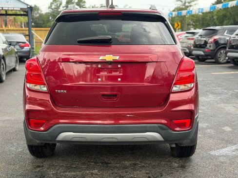Used 2019 Chevrolet Trax LT w/ LT Convenience Package FWD image 7