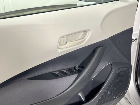 Used 2022 Toyota Corolla L FWD image 17