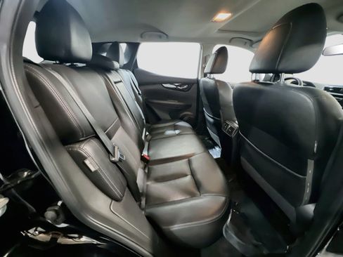 Used 2022 Nissan Rogue Sport SL w/ Premium Package FWD image 22